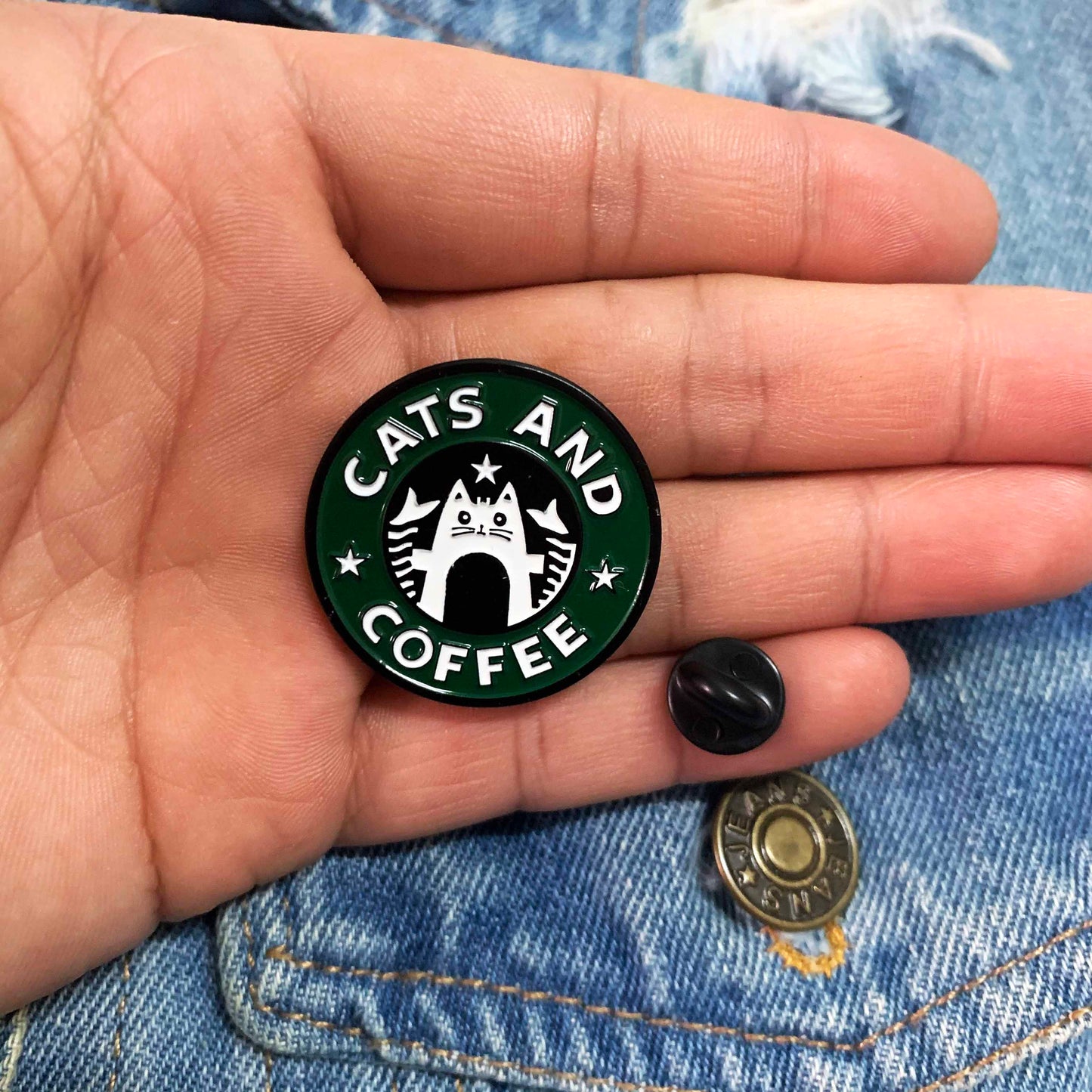 A lovely enamel pin badge for people who only need Cats & Coffee for happiness <3 Dimensions: 3cm diameter. Material: Enamel, zinc alloy. It can be a purrrfect stocking filler for your friends and family.