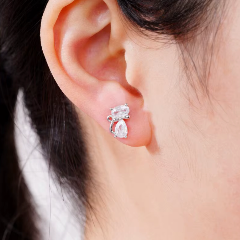 Crystal Cat With Bow Earrings stud