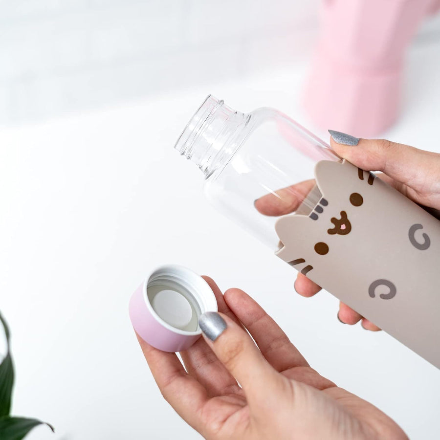 Pusheen glass bottle open