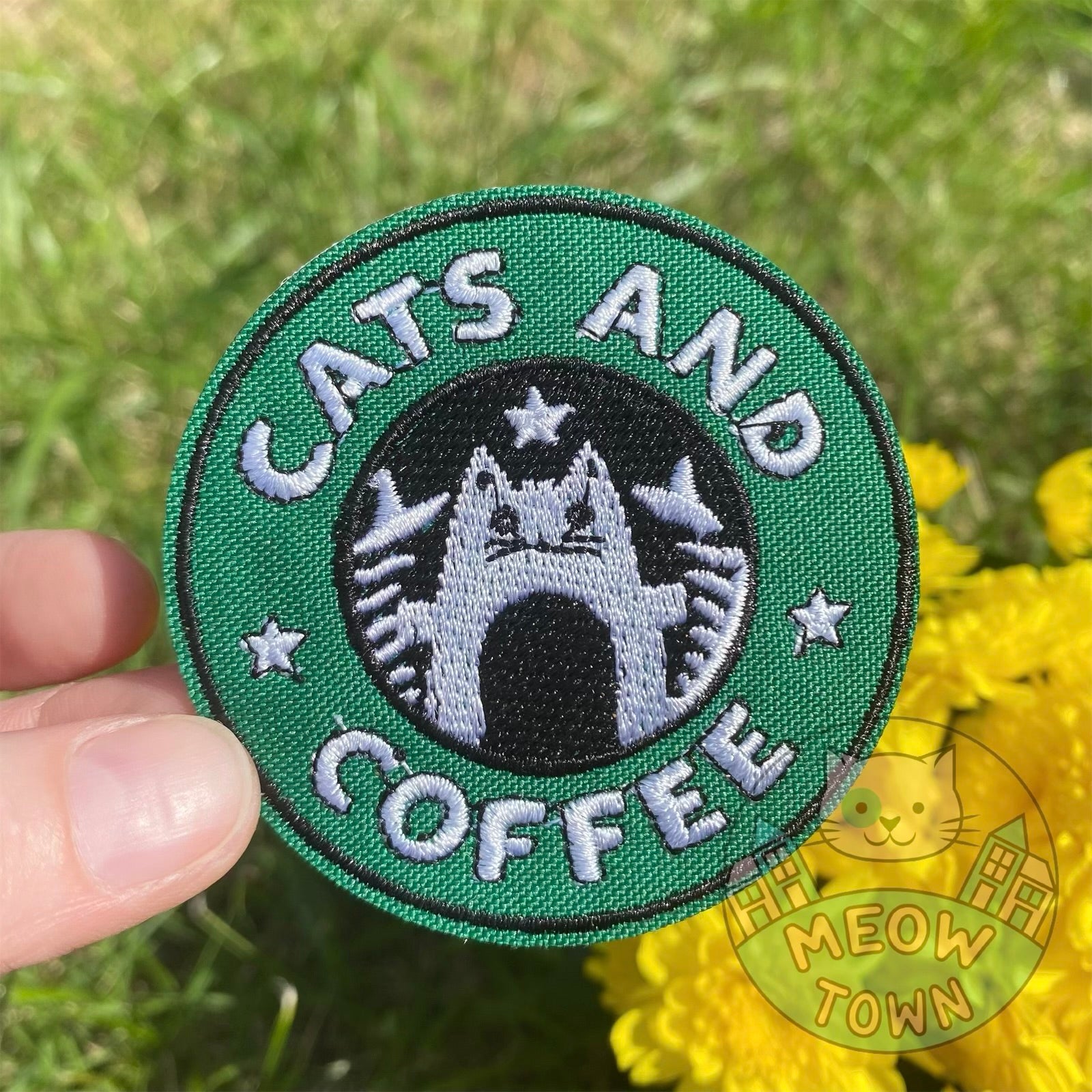 Adorable embroidered iron-on cat patch with ‘Cats and coffee’ slogan. A perfect way to bring new life to your old garments or to cover small holes or marks with this cute patch!
