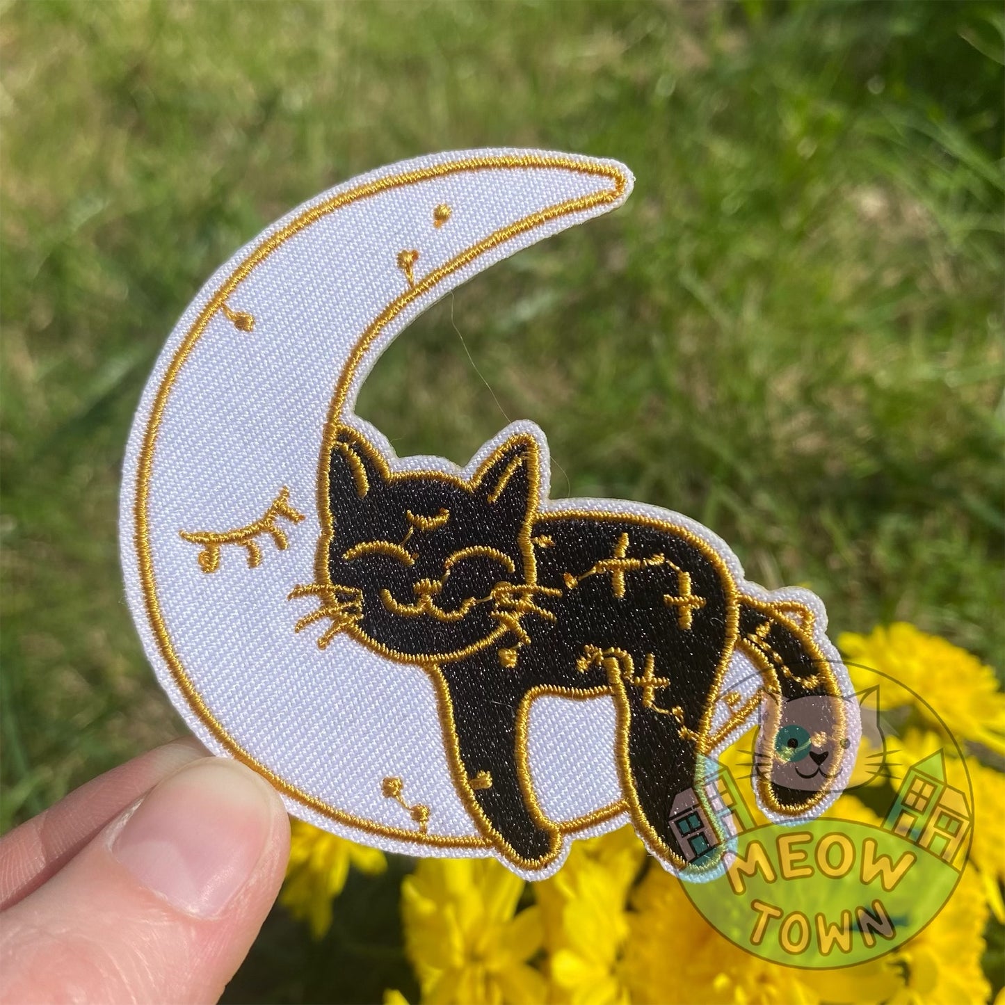 Funny embroidered iron-on patch with a cute kitty sleeping peacefully on the Moon :) A perfect way to bring new life to your old garments or to cover small holes or marks with this cute kitty!