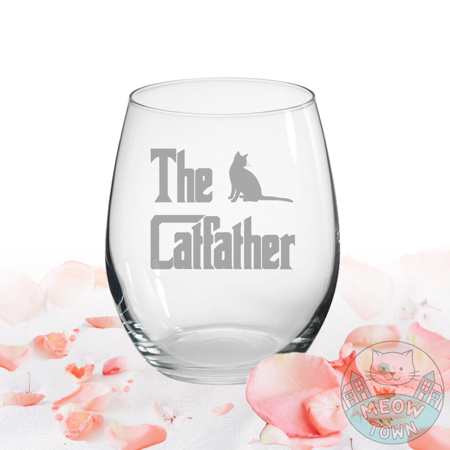 A beautiful hand etched wine/pint glass exclusively for the best Cat Dads! Dishwasher safe. We require one working day for production (please consider this when ordering with express shipping). It can be a beautiful and unique present for Father's Day, Birthday or Christmas.