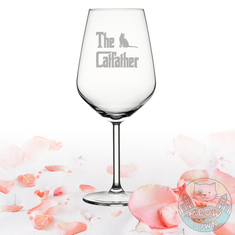 A beautiful hand etched wine/pint glass exclusively for the best Cat Dads! Dishwasher safe. We require one working day for production (please consider this when ordering with express shipping). It can be a beautiful and unique present for Father's Day, Birthday or Christmas.