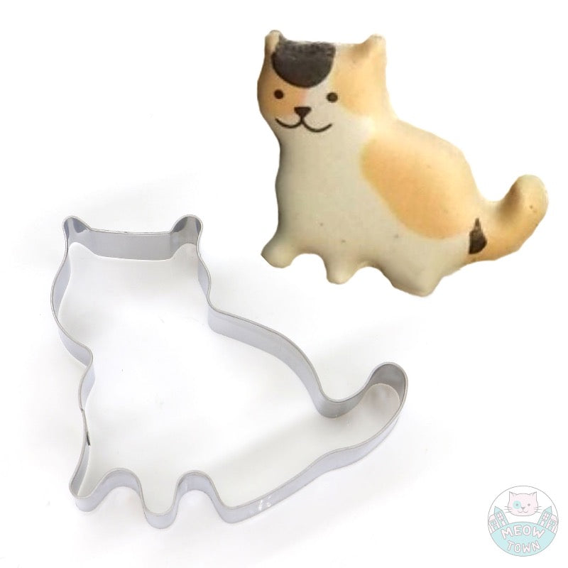 Funny and unique feline themed kitchen accessories for cat lovers. Perfect gift ideas for cat lover friends and family.