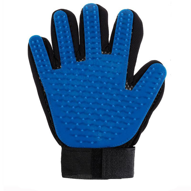 Groom your kitty with this super practical grooming glove, she/he will enjoy every moment of this soft massage for sure!  Very useful for both short and long haired cats to help them remove loose fur (yes, that means less fur on your clothes:)) cat grooming glove